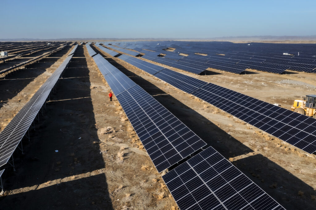 A photovoltaic power plant, Karamay, Xinjiang Province, China, 30 November 2023 (Photo: Rauters/Costfoto).