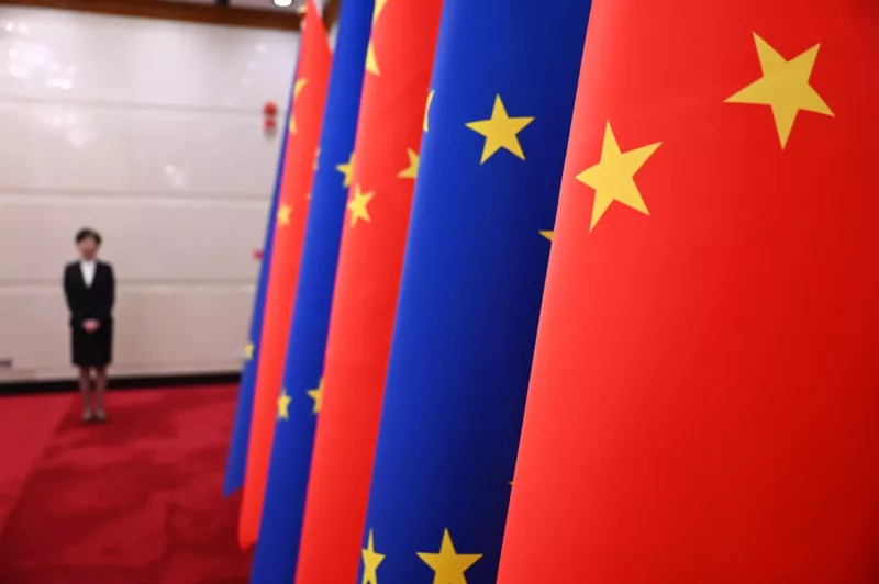 The European and Chinese flags, China, Beijing, 7 December 2023 (Photo: Reuters/ Dati Bendo).