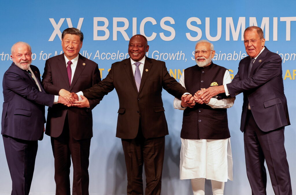 Leaders pose for a BRICS family photo during the 2023 BRICS Summit at the Sandton Convention Centre, Johannesburg, South Africa, 23 August 2023 (Photo: Reuters/GIANLUIGI GUERCIA/Pool)