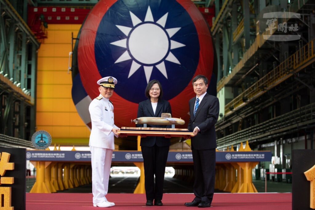 Taiwan President Tsai Ing-wen unveils Taiwan first Indigenous Defense Submarine (IDS), a new class of attack submarine ROCS Hai Kung (SS-711) in Kaohsiung, Taiwan, 29 September 2023 (Photo: Reuters/EYEPRESS).